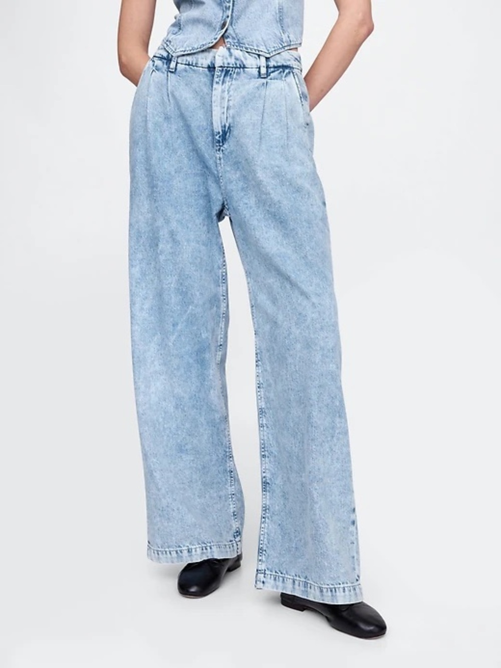 GAP BNWT 365 High Rise UltraSoft Pleated Denim Trousers - Size 6